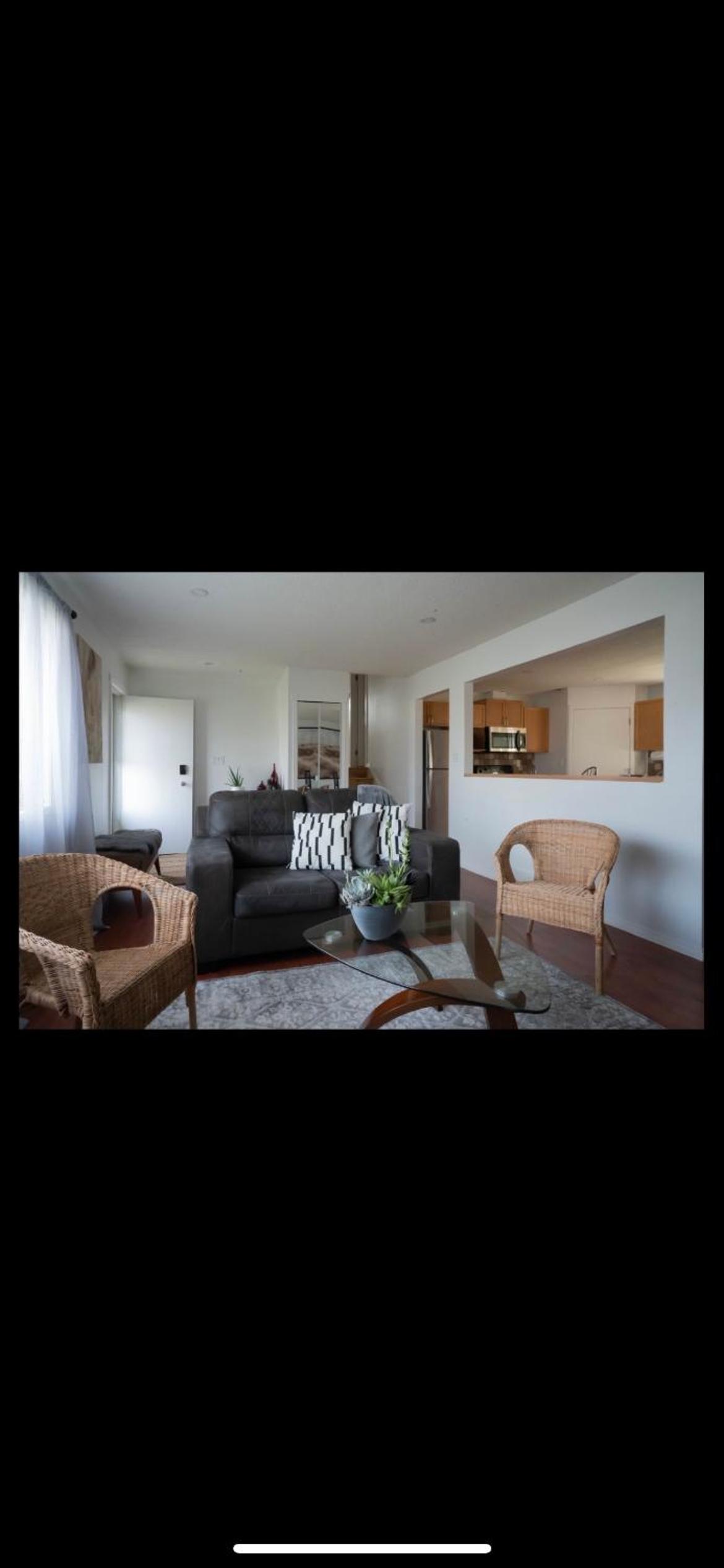 Leduc Vacations - GI Cozy nestled home - Property Image 8