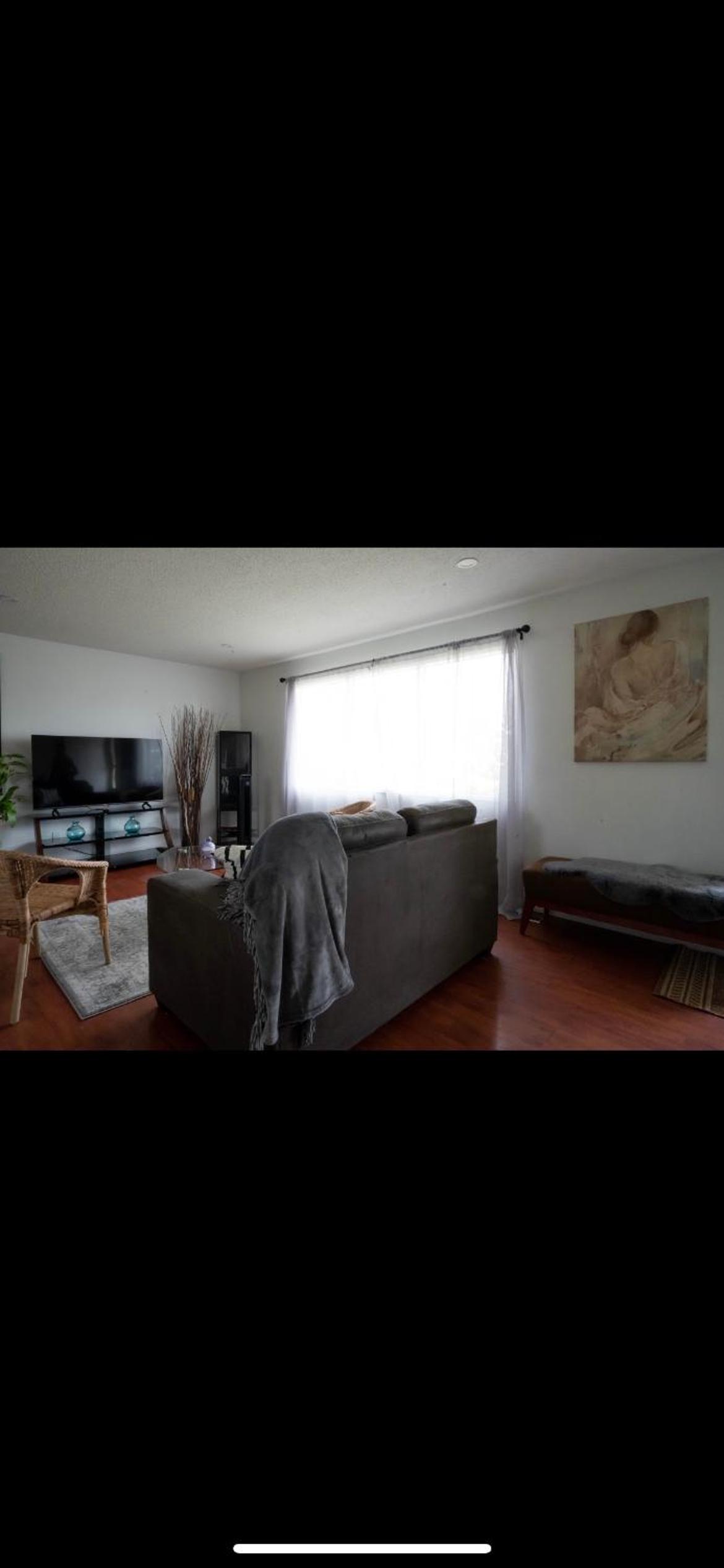 Leduc Vacations - GI Cozy nestled home - Property Image 9
