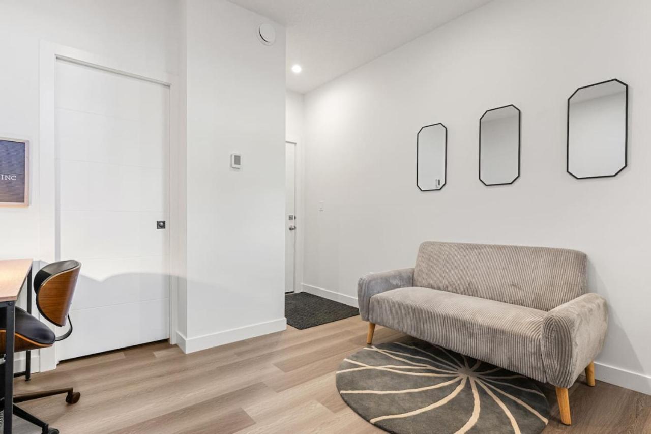 Aspen - Town House with 2 Bedrooms, Garage Parking, AC & More!