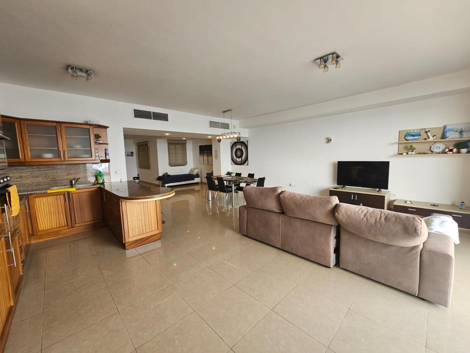 Seaview 3 bedrooms in Balluta Beach view 3