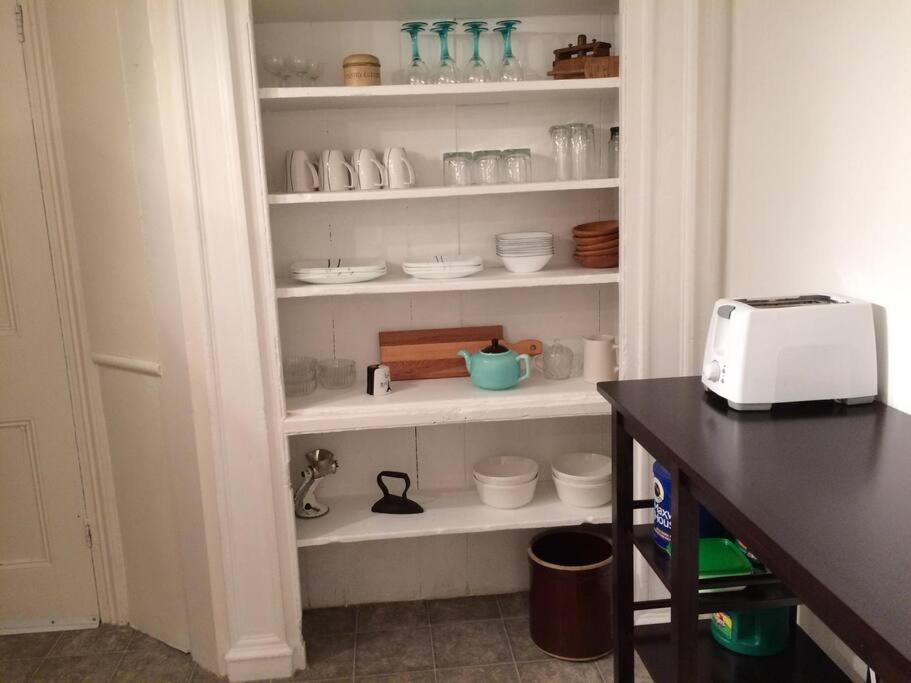 Belleville Vacations - Charming Farmhouse in the City, Near Wine Country - Property Image 16