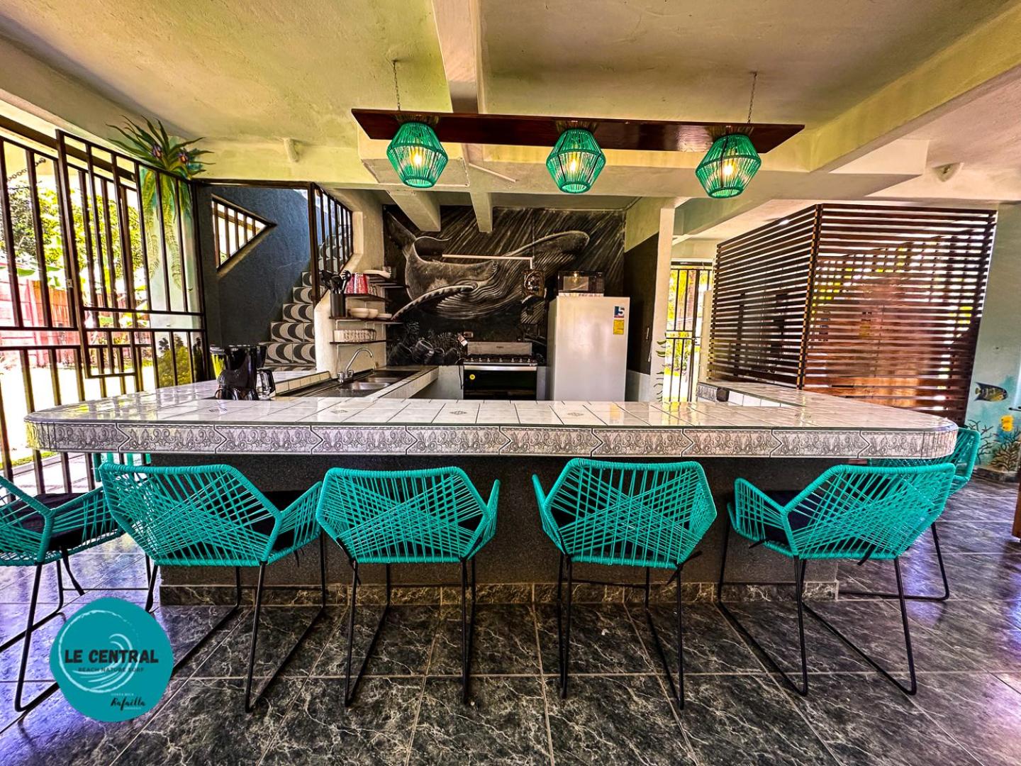 Le Central - Beach Hostel Vibe