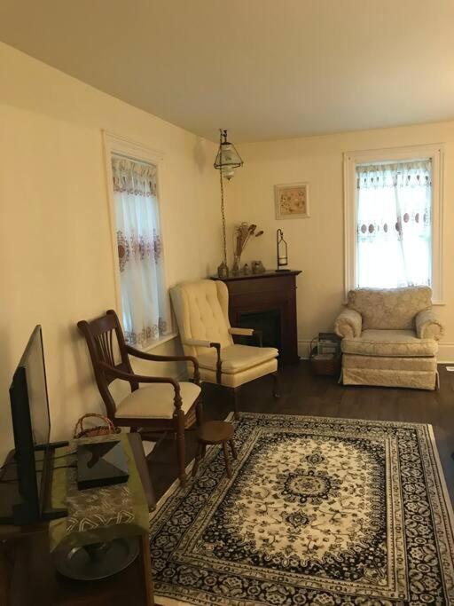 Belleville Vacations - Charming Farmhouse in the City, Near Wine Country - Property Image 26