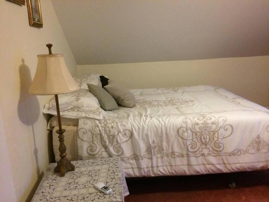 Belleville Vacations - Charming Farmhouse in the City, Near Wine Country - Property Image 22