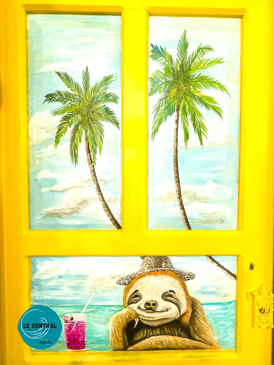 Le Central - Beach Hostel Vibe