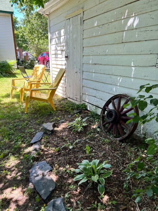 Belleville Vacations - Charming Farmhouse in the City, Near Wine Country - Property Image 15