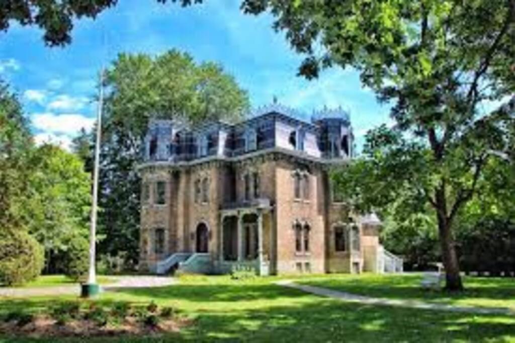 Belleville Vacations - Charming Farmhouse in the City, Near Wine Country - Property Image 8