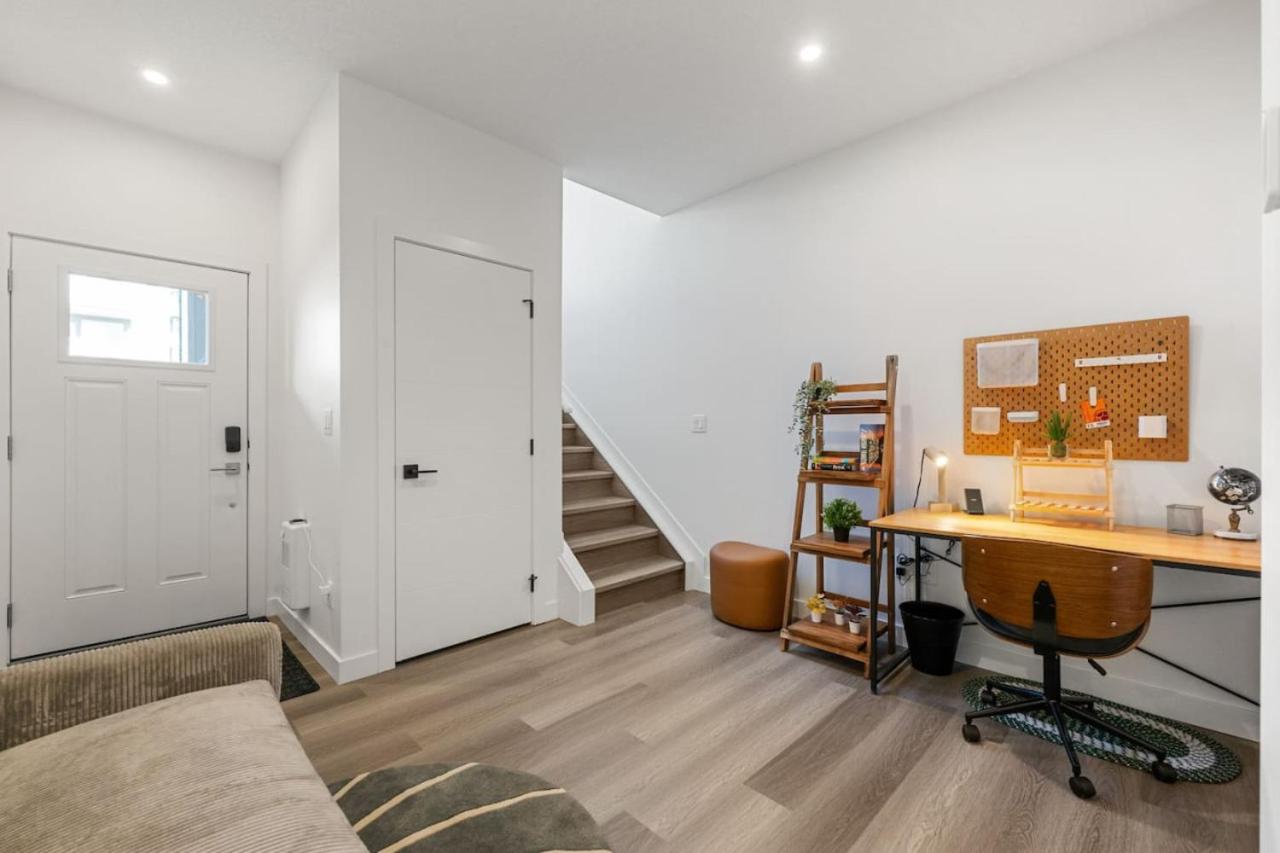 Aspen - Town House with 2 Bedrooms, Garage Parking, AC & More!