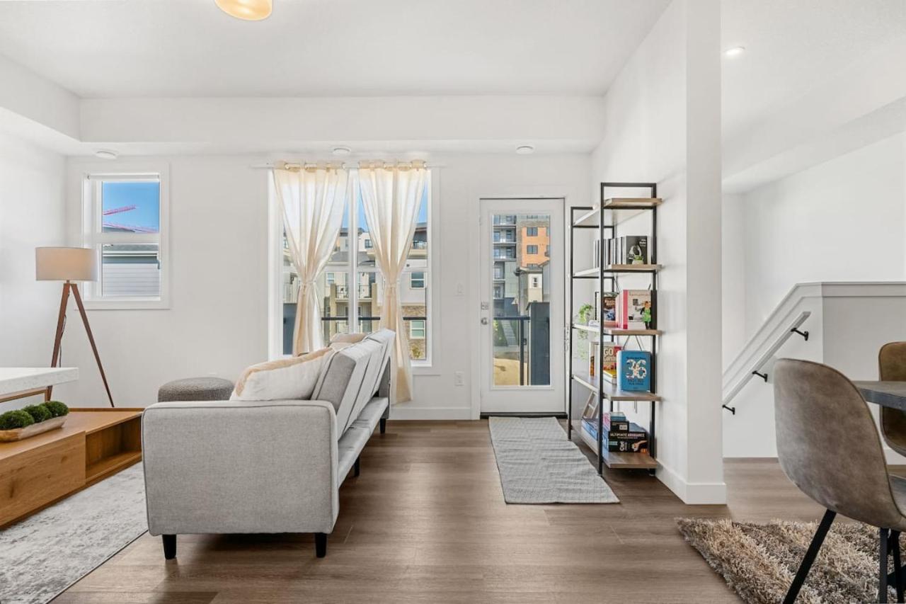 Aspen - Town House with 2 Bedrooms, Garage Parking, AC & More!