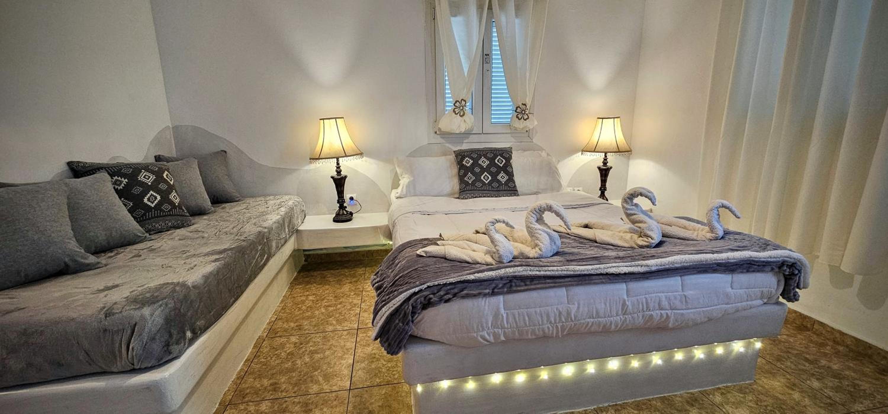 Pleasure View Studios Perissa photo 3