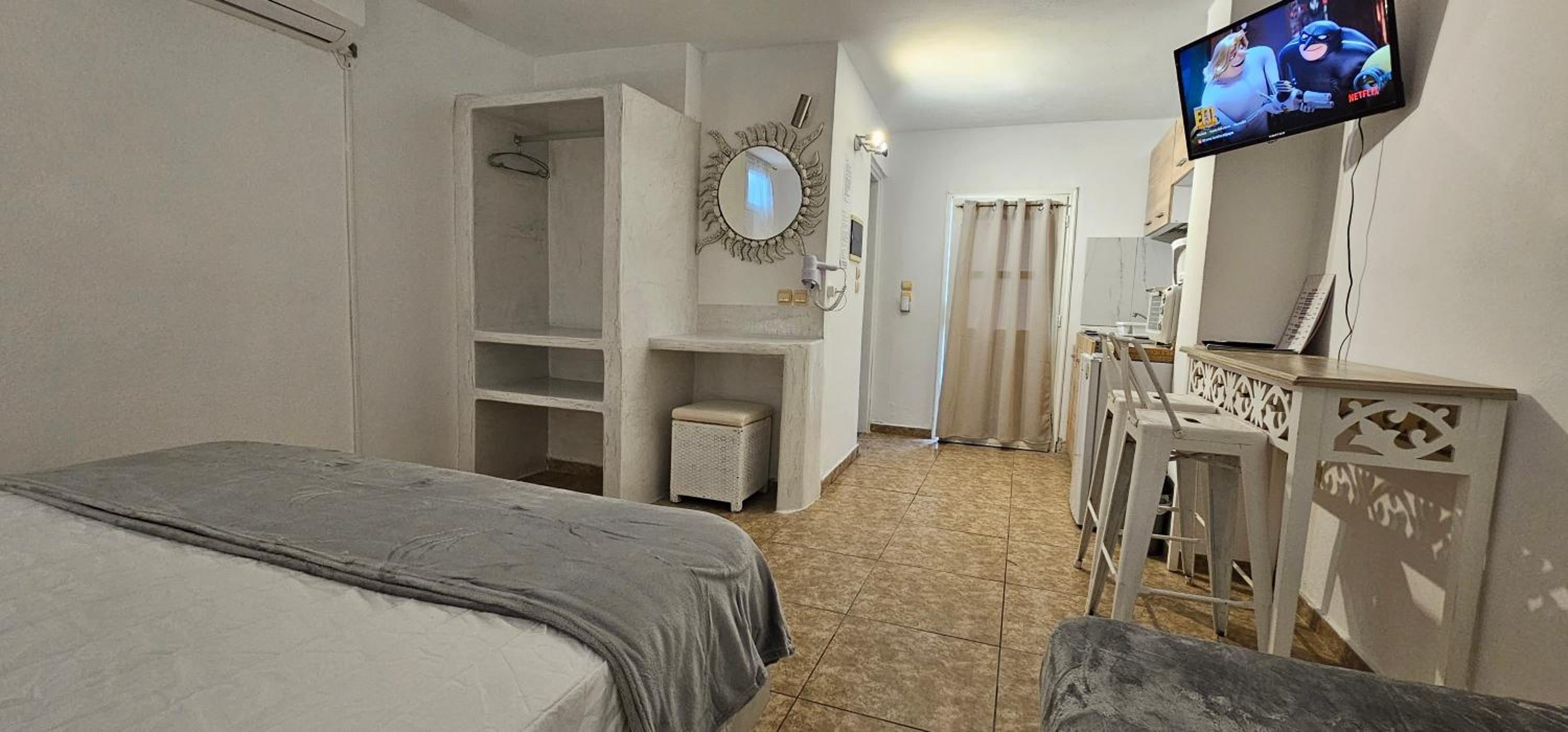Pleasure View Studios Perissa