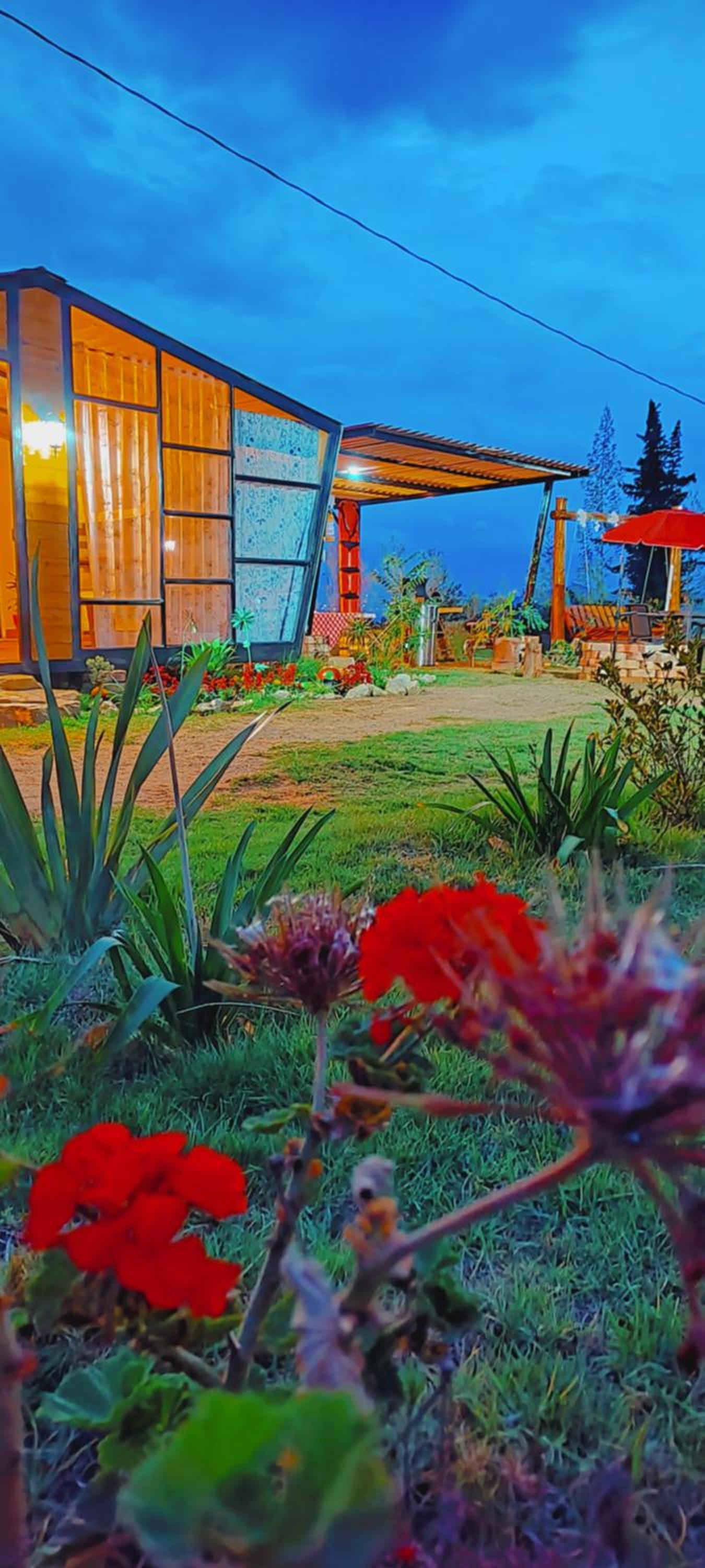 La Tata cabaña y zona de camping