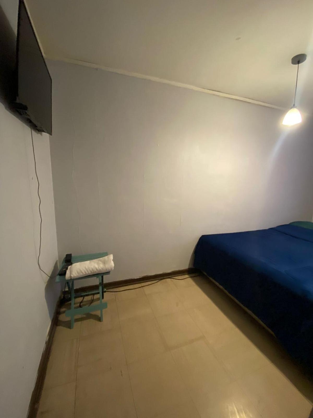 Lindo Dormitorio en Depto LAS CONDES / ESTACIONAMIENTO