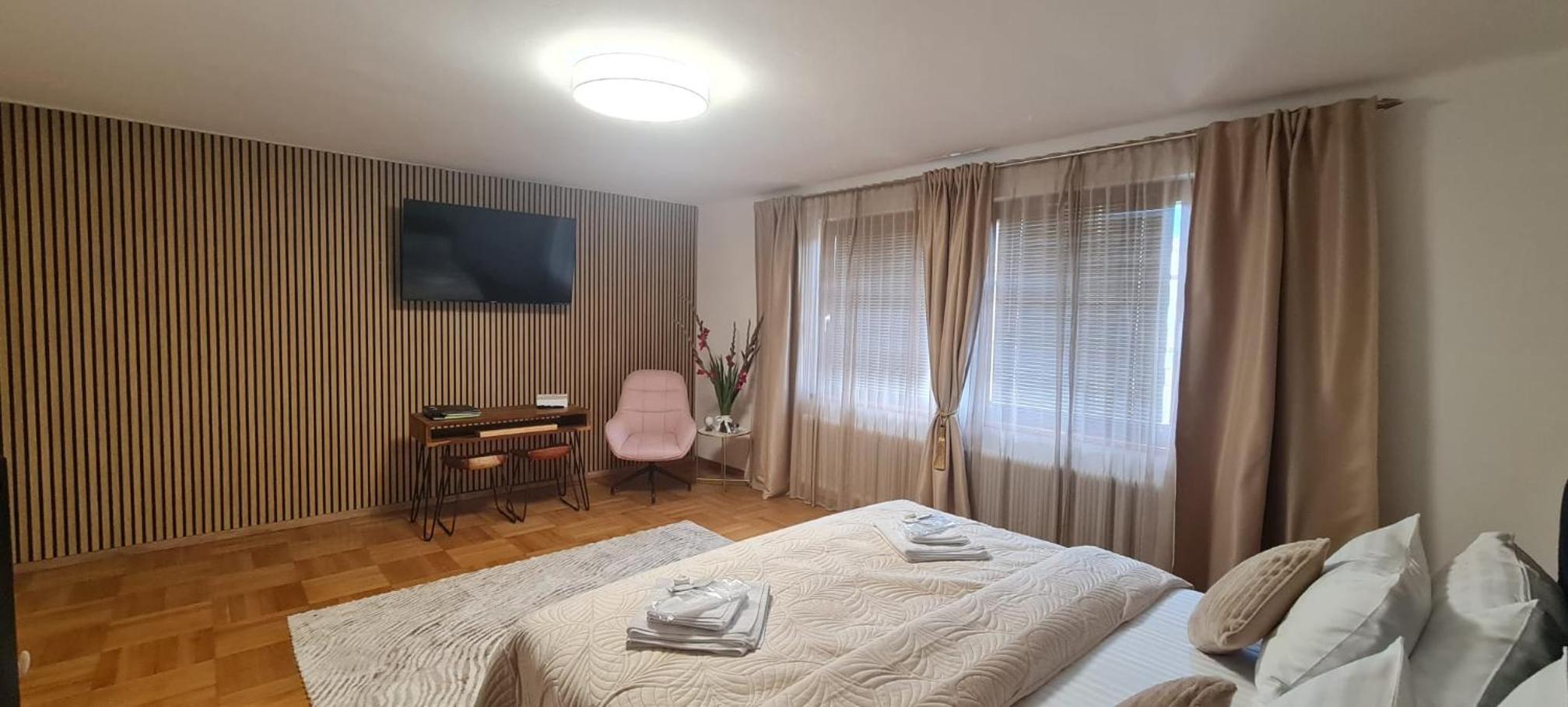 aNNa s Cozy Home with Private Forest, Canopy Terrace & Parking, near Präbichl