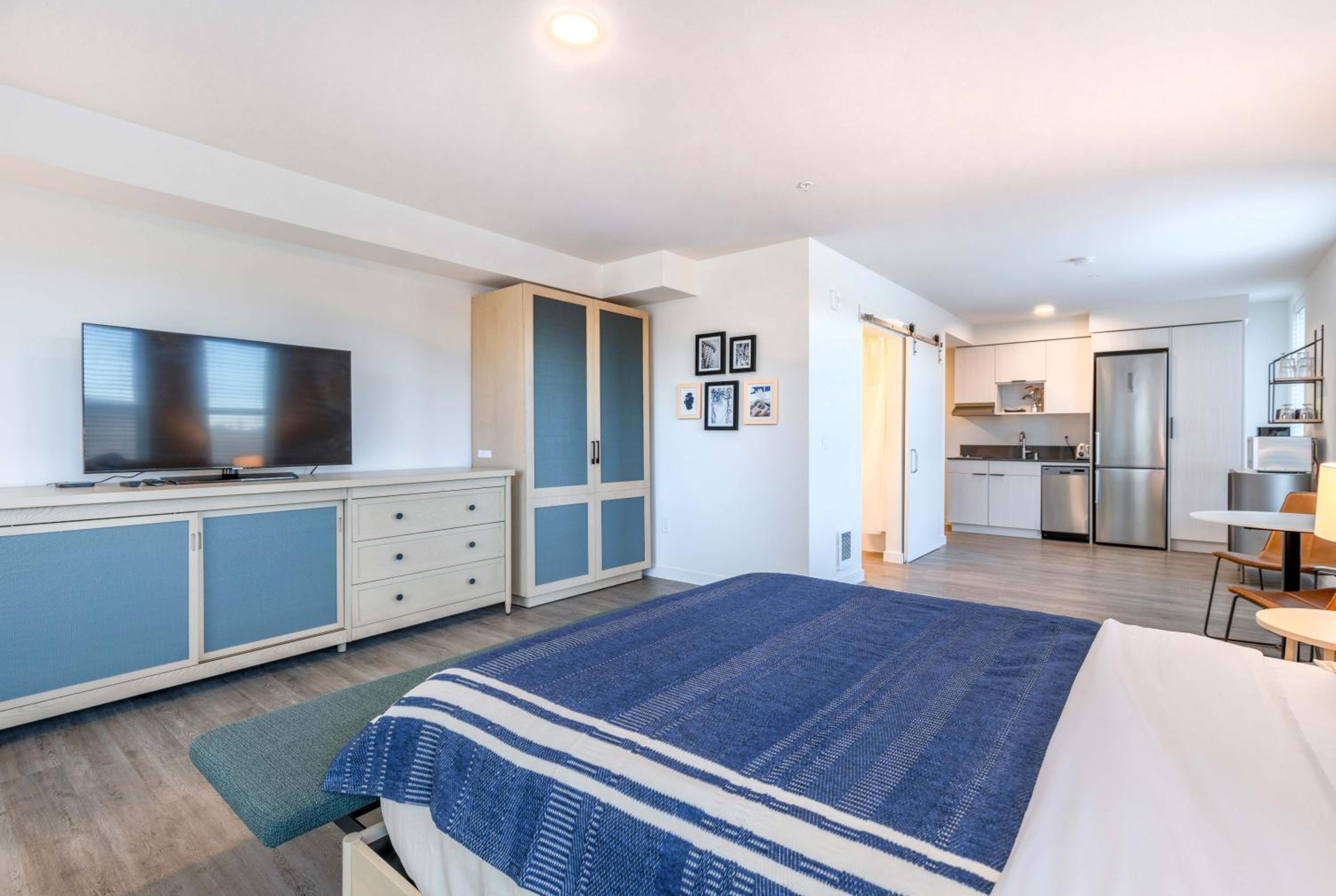 Marina Square Suites