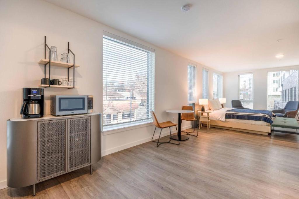 Marina Square Suites