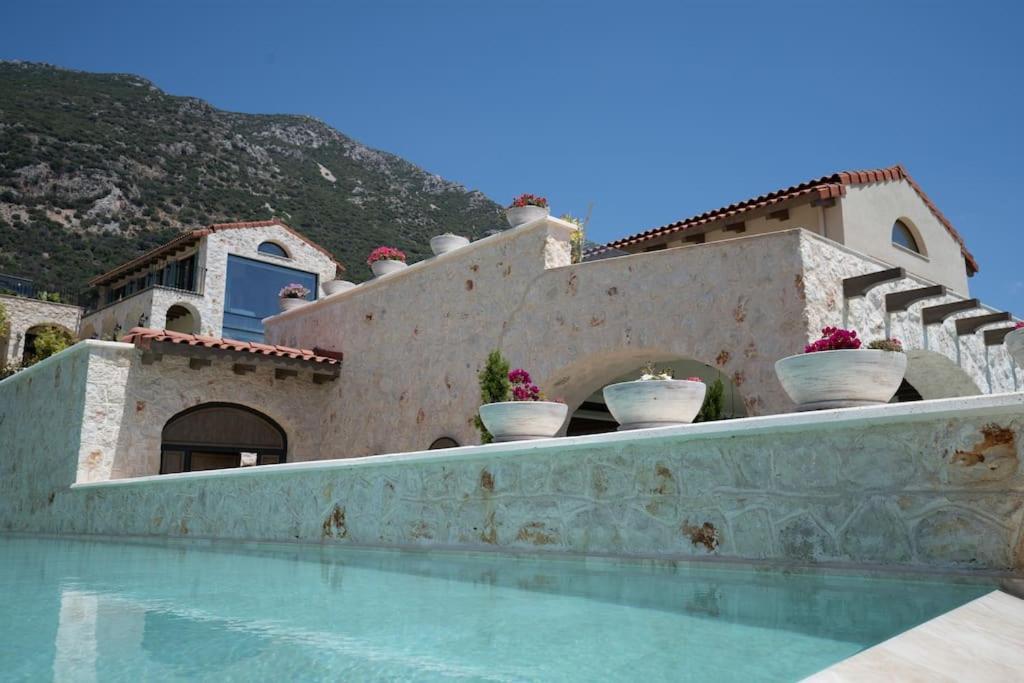 A Lyric Retreat Of Romance, Erato view 5