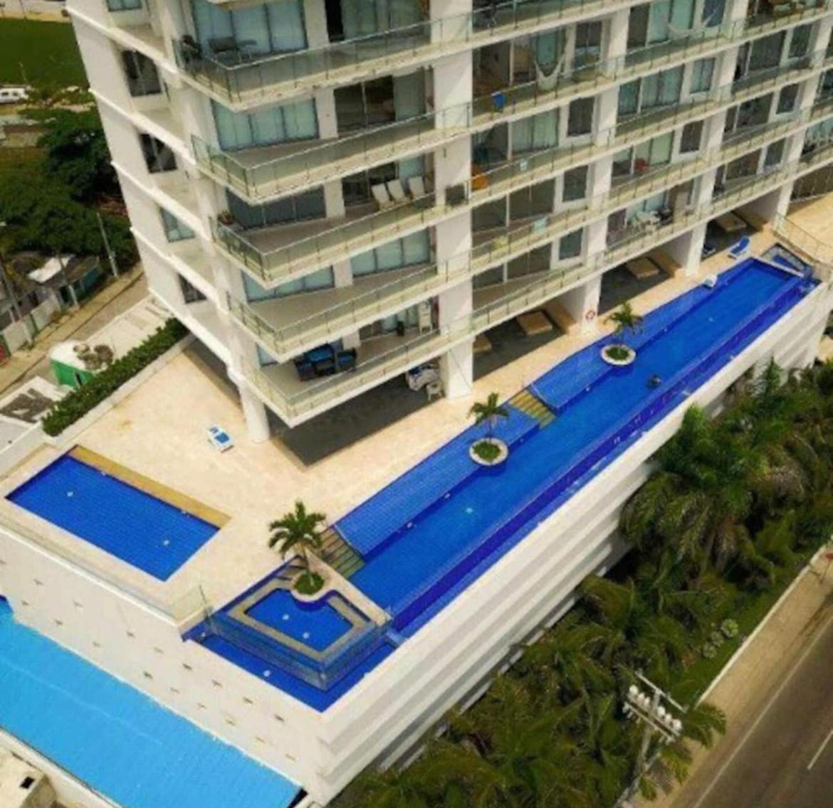 Bocagrande y Marbella frente al mar,piscina
