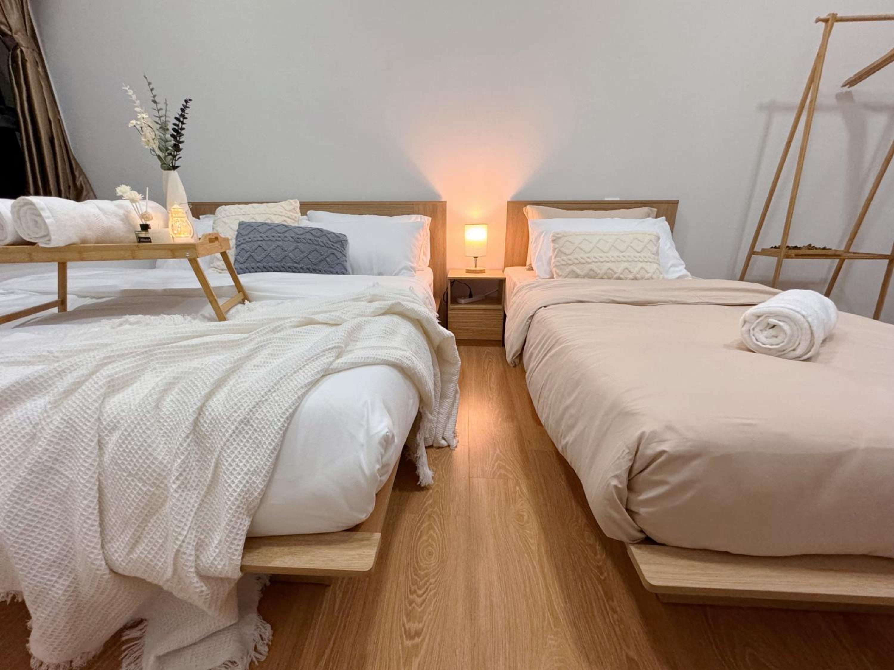 Muji Full Seaview Royal Strand with 2CarParks FOC Netflix Access and Youtube Premium 3Beds 3Bath for 6-12pax by Minshuku