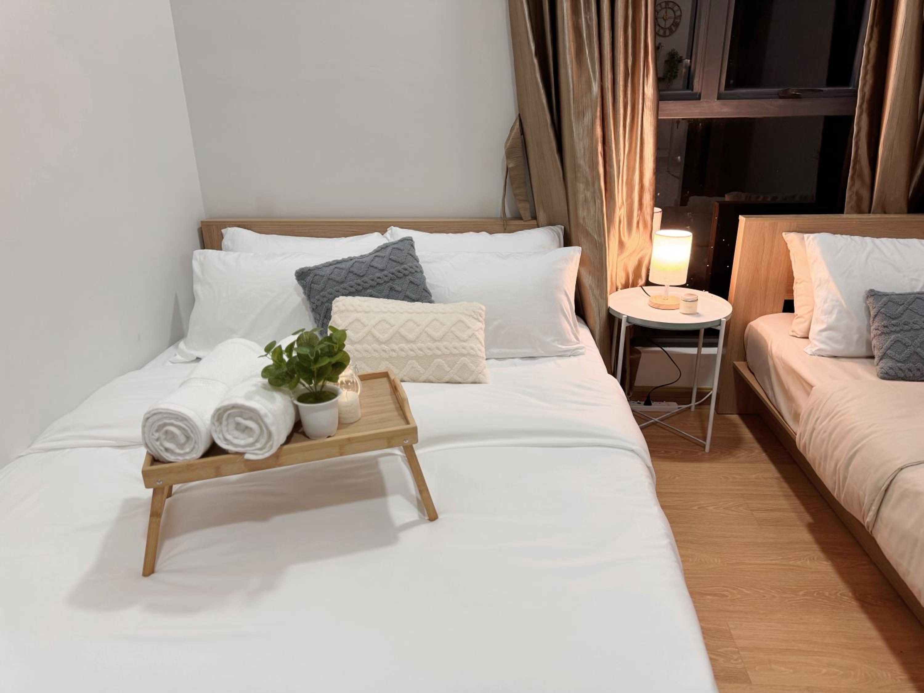 Muji Full Seaview Royal Strand with 2CarParks FOC Netflix Access and Youtube Premium 3Beds 3Bath for 6-12pax by Minshuku