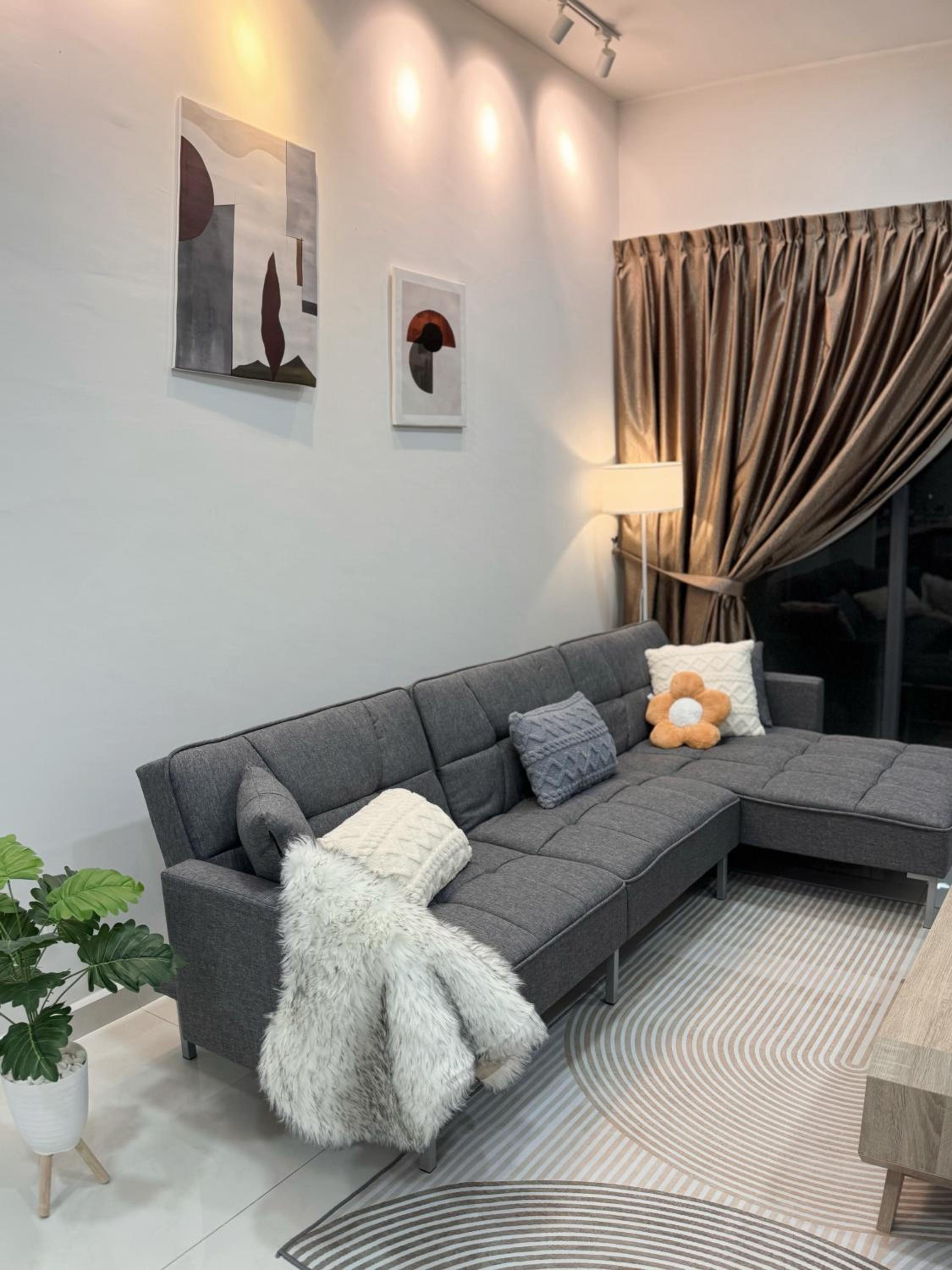 Muji Full Seaview Royal Strand with 2CarParks FOC Netflix Access and Youtube Premium 3Beds 3Bath for 6-12pax by Minshuku