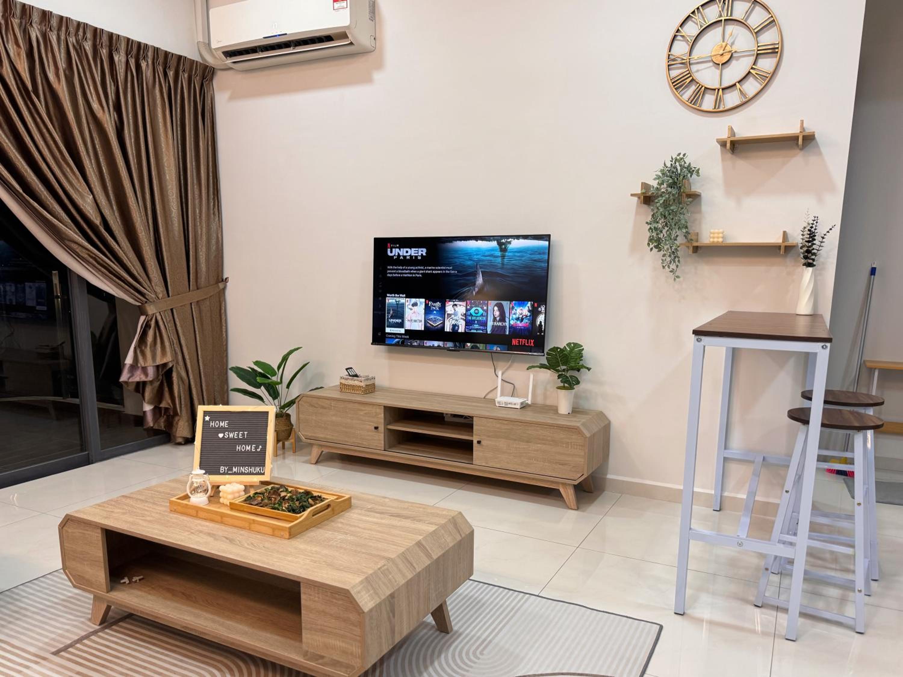 Muji Full Seaview Royal Strand with 2CarParks FOC Netflix Access and Youtube Premium 3Beds 3Bath for 6-12pax by Minshuku
