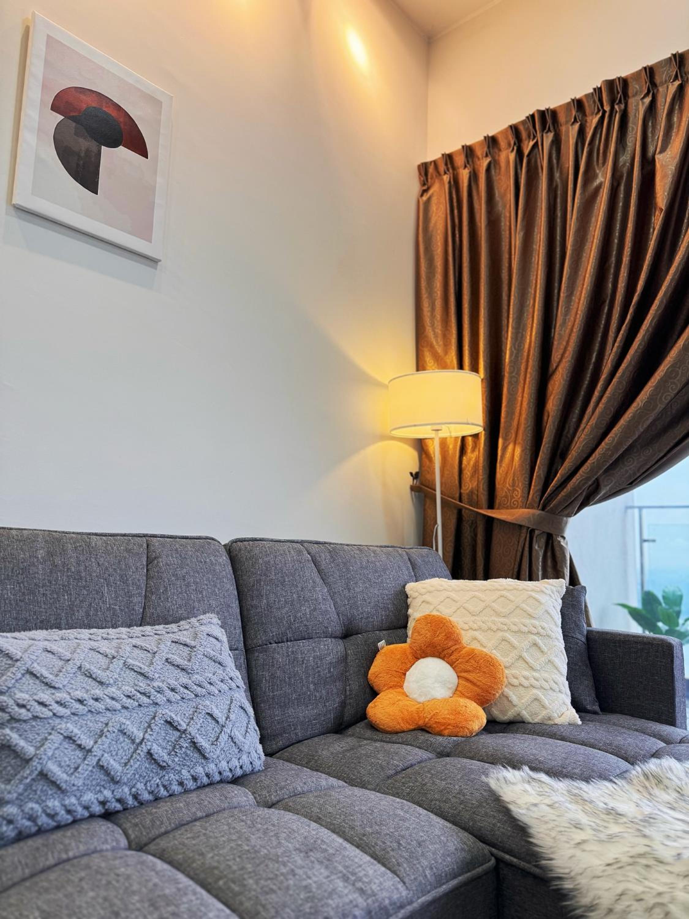 Muji Full Seaview Royal Strand with 2CarParks FOC Netflix Access and Youtube Premium 3Beds 3Bath for 6-12pax by Minshuku
