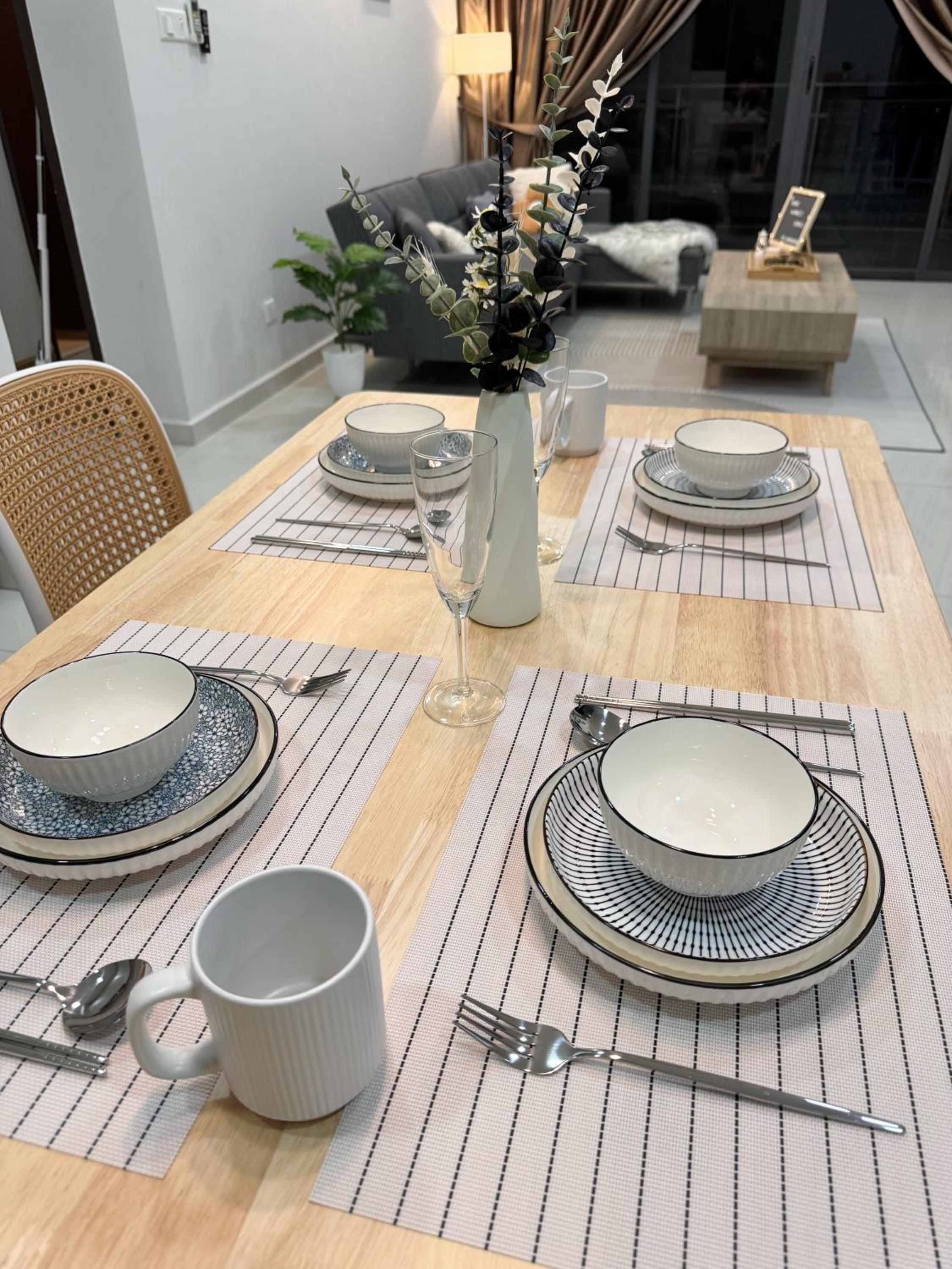 Muji Full Seaview Royal Strand with 2CarParks FOC Netflix Access and Youtube Premium 3Beds 3Bath for 6-12pax by Minshuku
