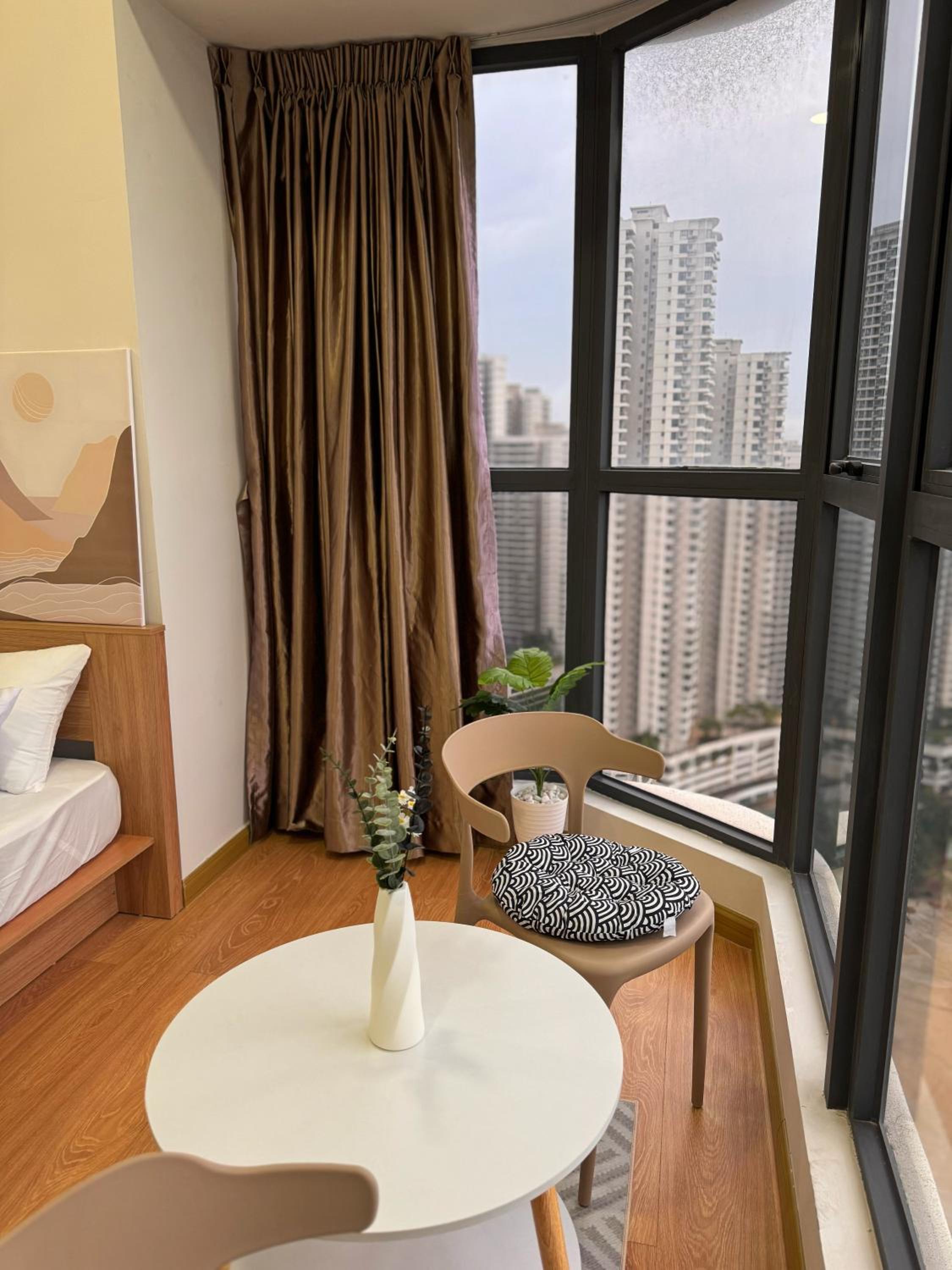Muji Full Seaview Royal Strand with 2CarParks FOC Netflix Access and Youtube Premium 3Beds 3Bath for 6-12pax by Minshuku