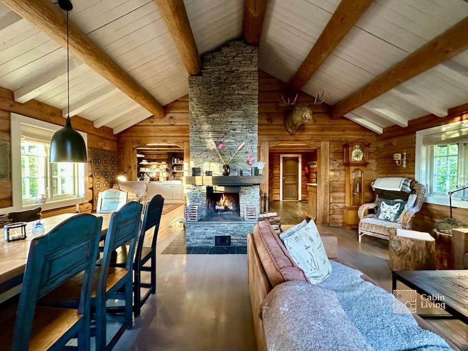 Log cabin in Hafjell with ski in ski out, sauna and view view 2