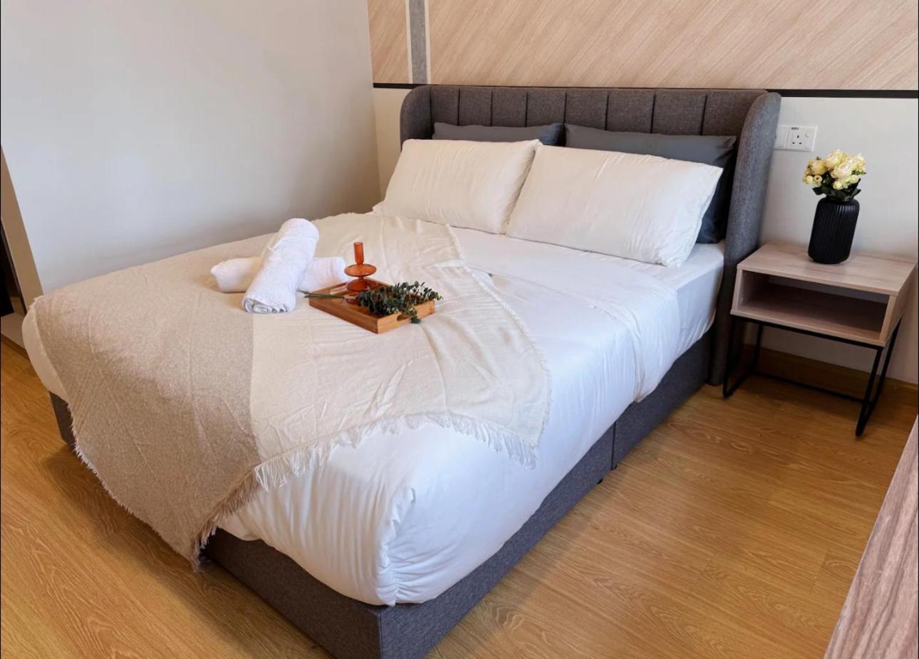 Muji Full Seaview Royal Strand with 2CarParks FOC Netflix Access and Youtube Premium 3Beds 3Bath for 6-12pax by Minshuku