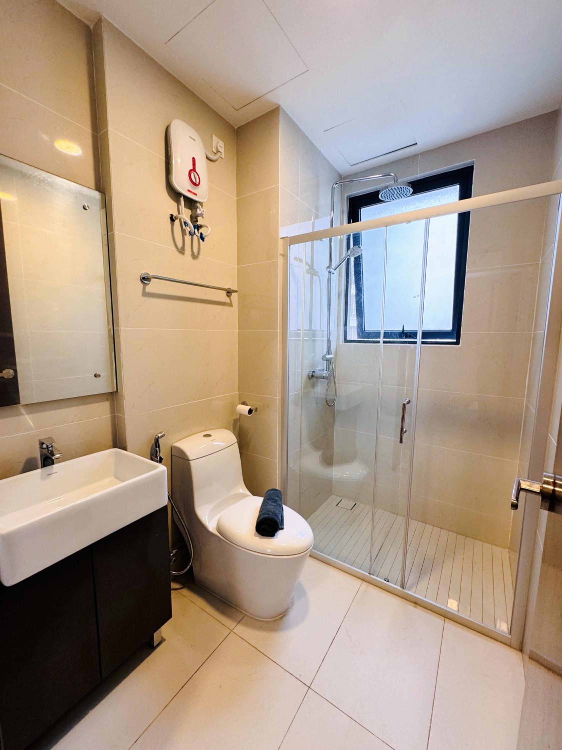 Muji Full Seaview Royal Strand with 2CarParks FOC Netflix Access and Youtube Premium 3Beds 3Bath for 6-12pax by Minshuku
