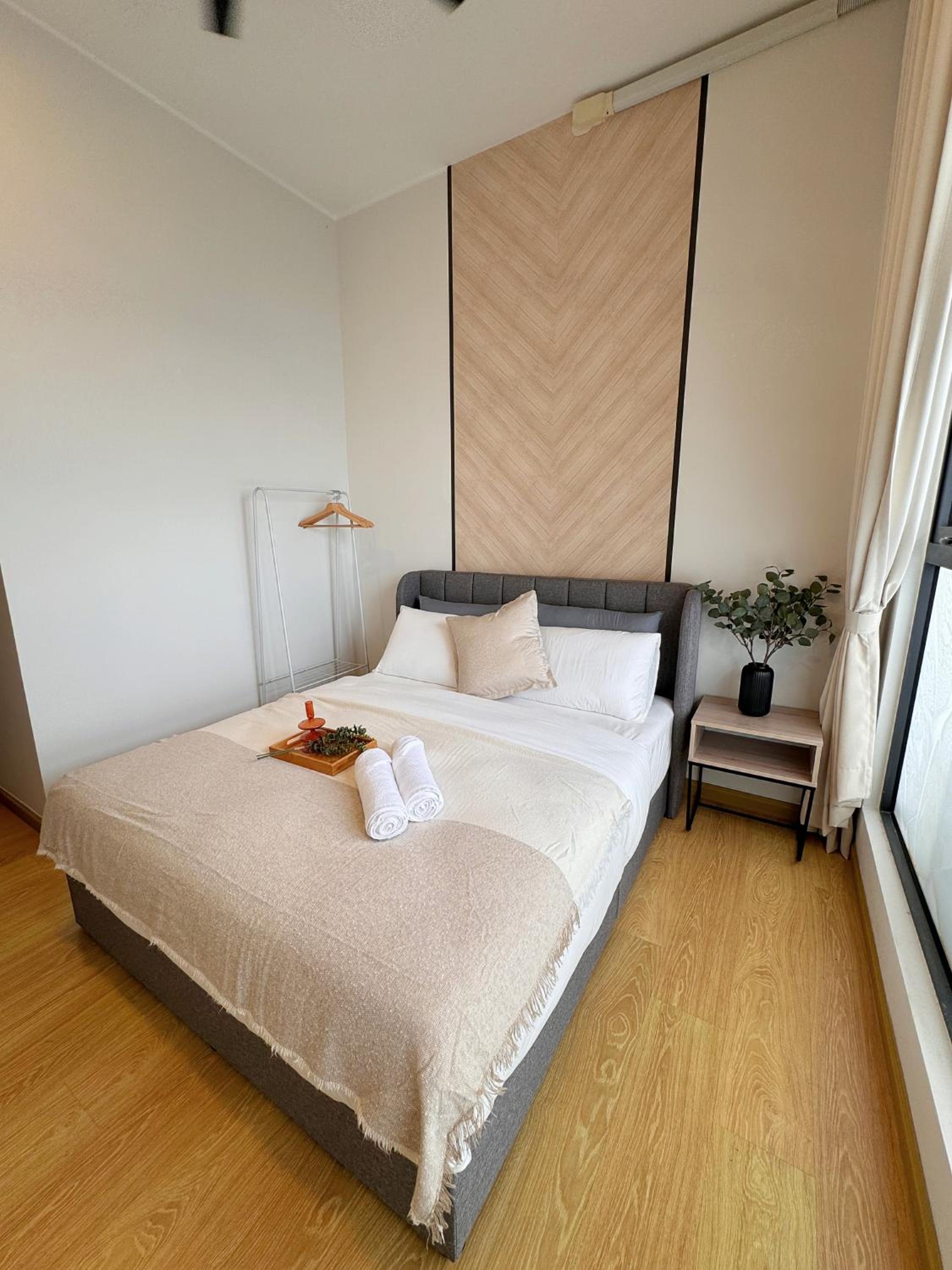 Muji Full Seaview Royal Strand with 2CarParks FOC Netflix Access and Youtube Premium 3Beds 3Bath for 6-12pax by Minshuku