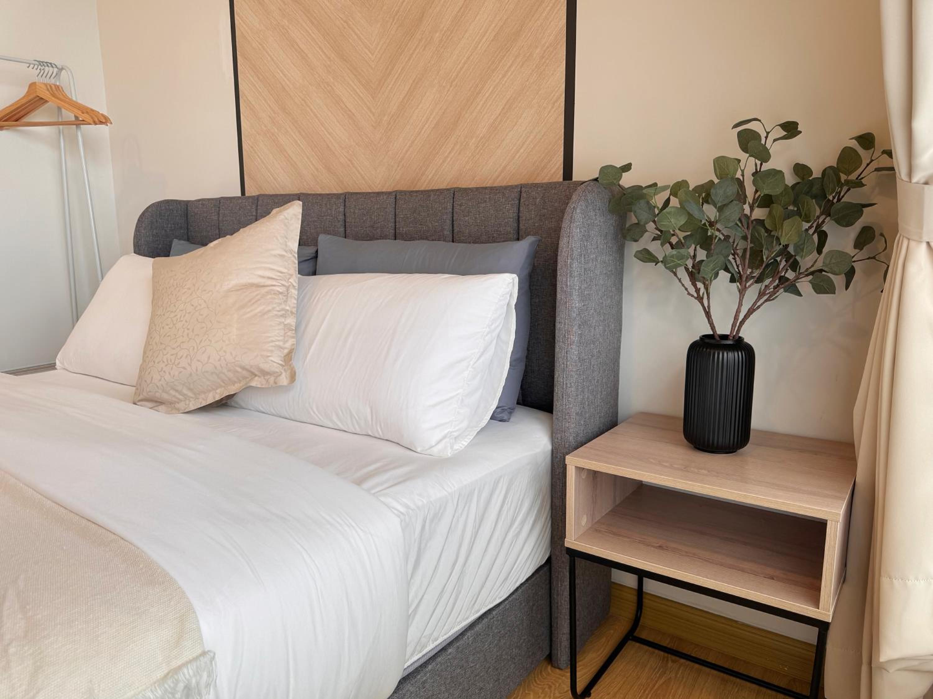Muji Full Seaview Royal Strand with 2CarParks FOC Netflix Access and Youtube Premium 3Beds 3Bath for 6-12pax by Minshuku
