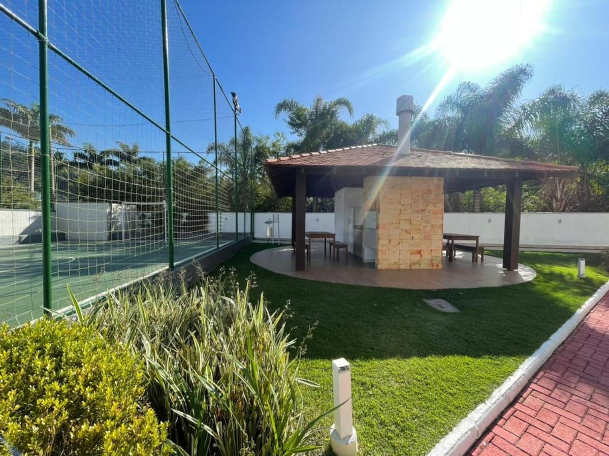 cód 56 - Apartamento á 300M do mar