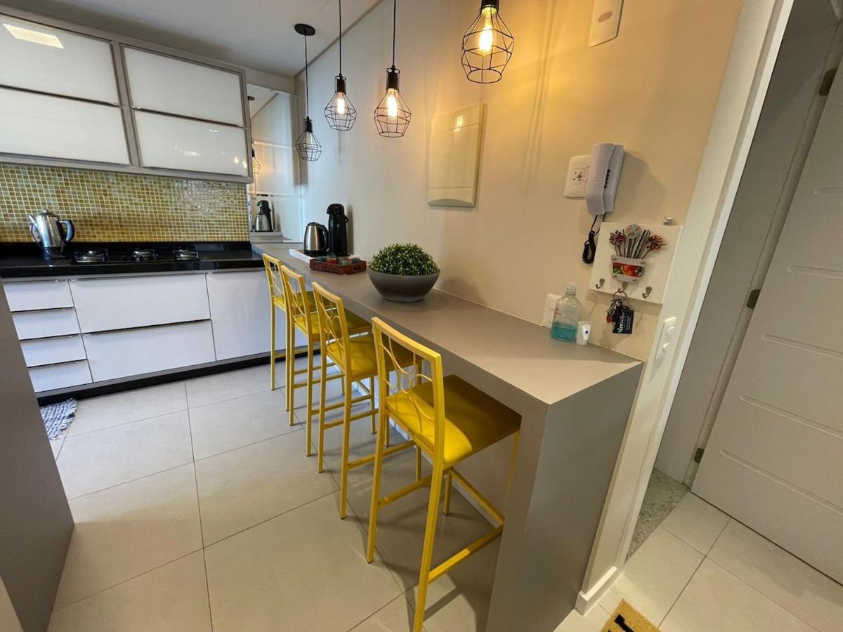 cód 56 - Apartamento á 300M do mar