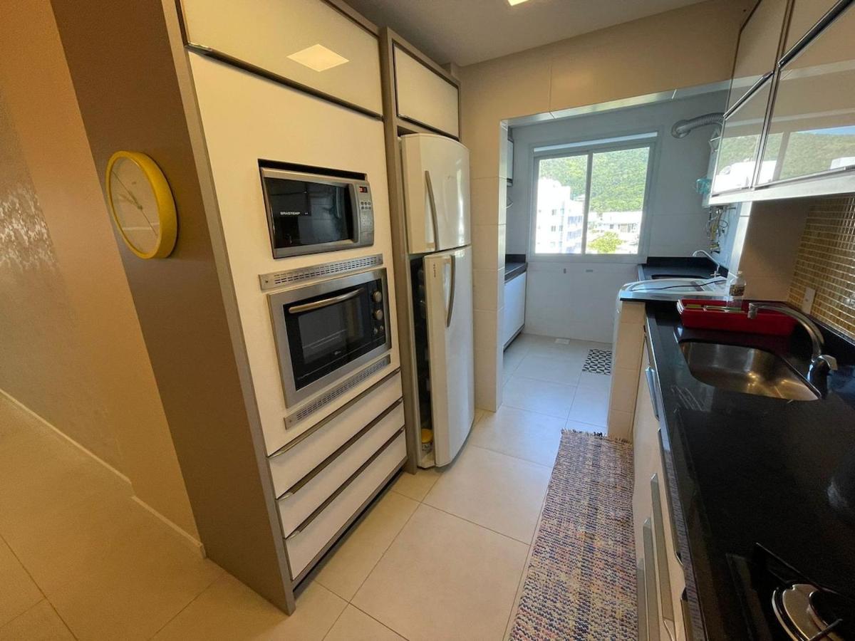 cód 56 - Apartamento á 300M do mar
