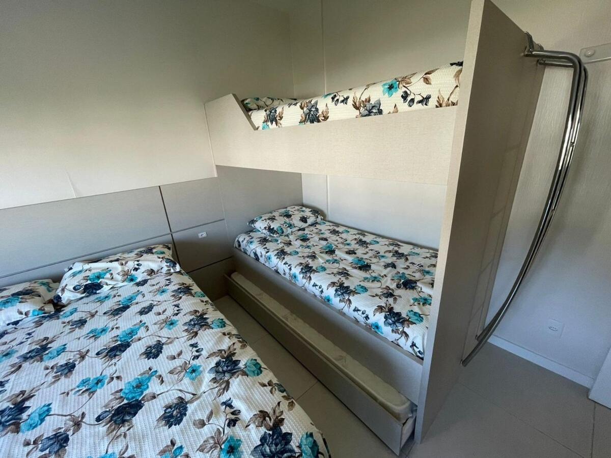 cód 56 - Apartamento á 300M do mar