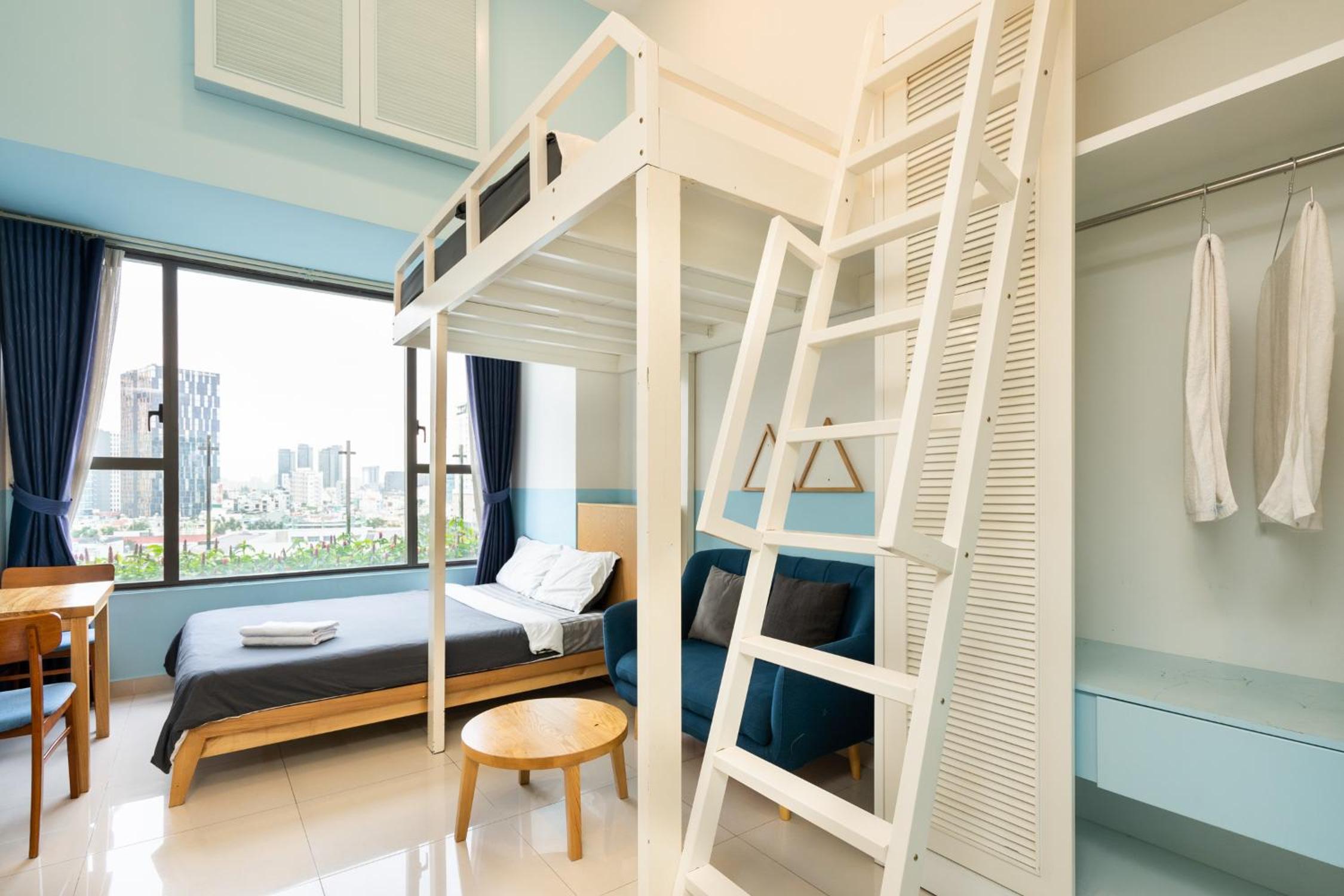 2 beds studio at Rivergate Residences