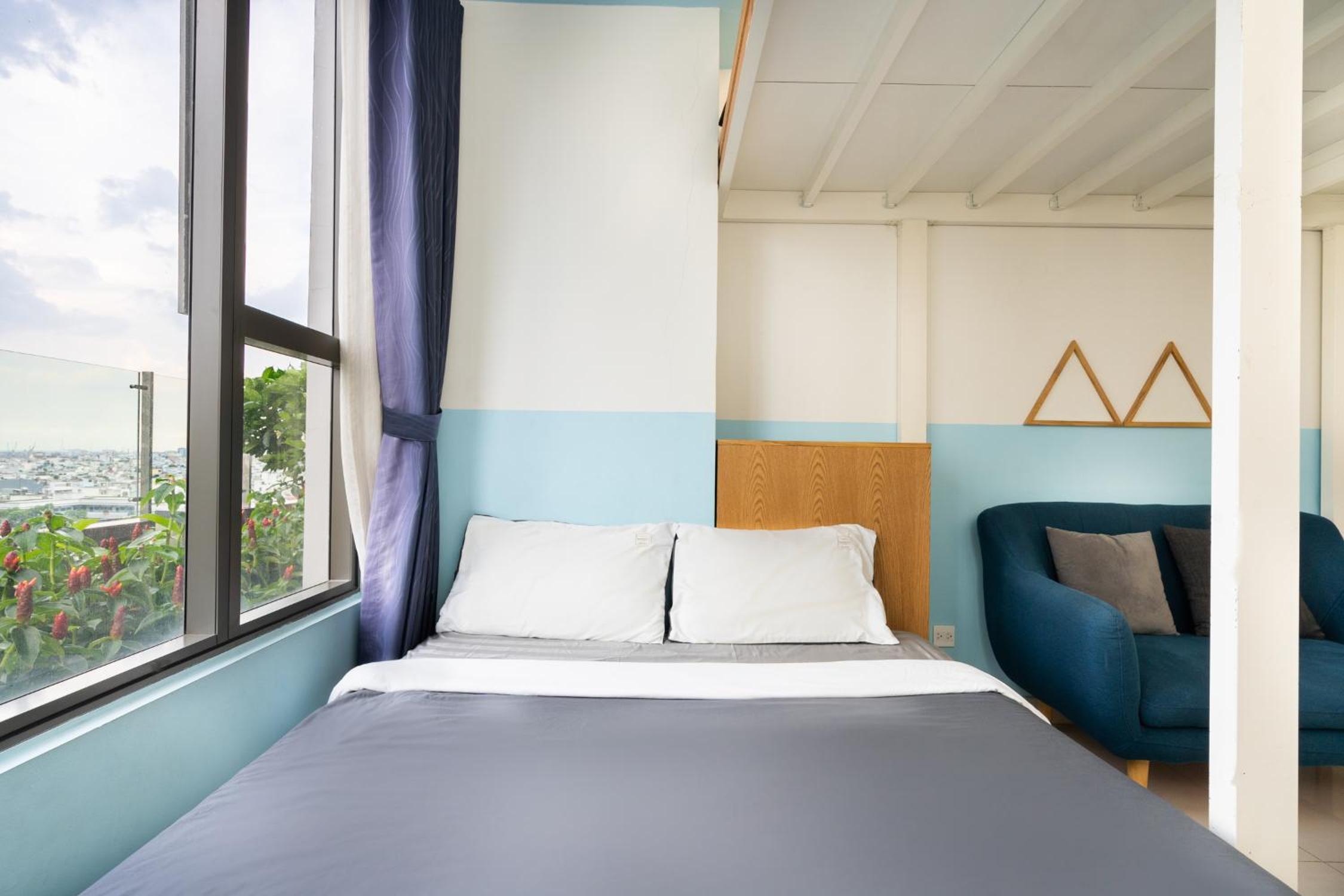 2 beds studio at Rivergate Residences