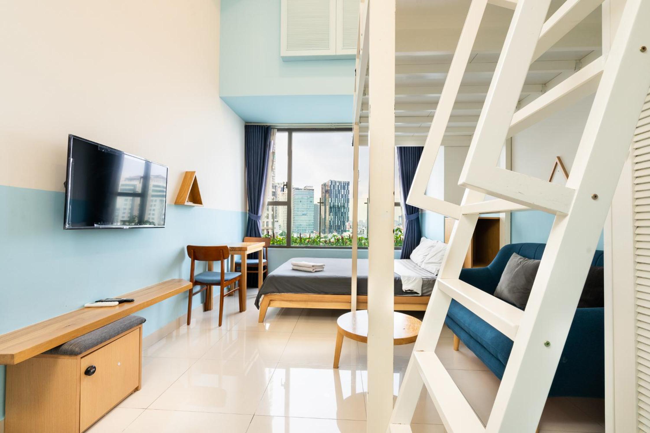 2 beds studio at Rivergate Residences
