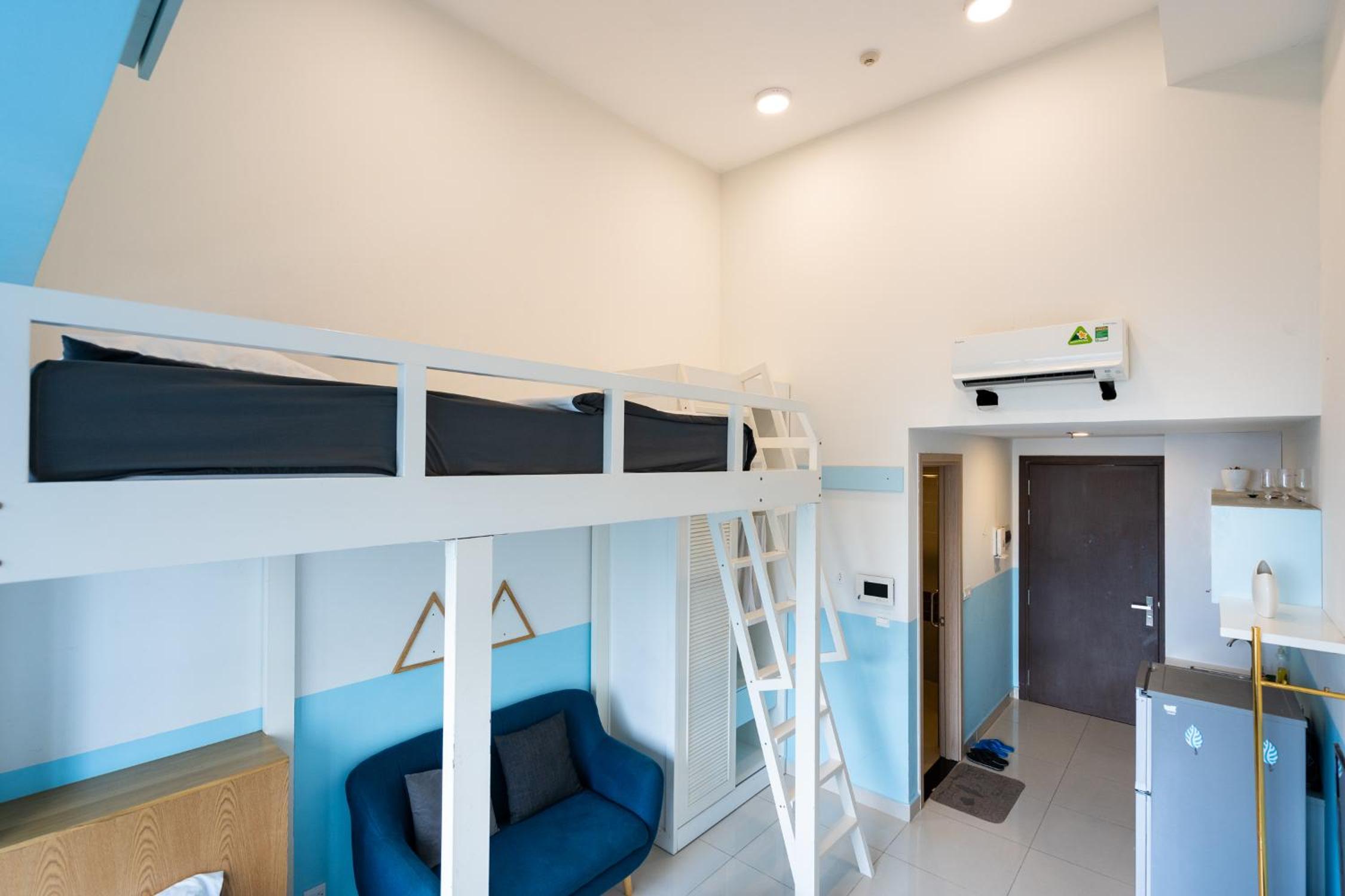 2 beds studio at Rivergate Residences