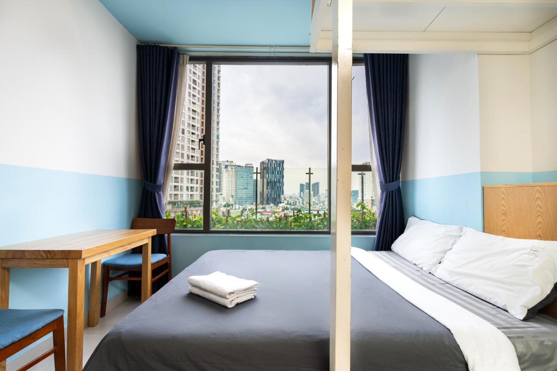 2 beds studio at Rivergate Residences