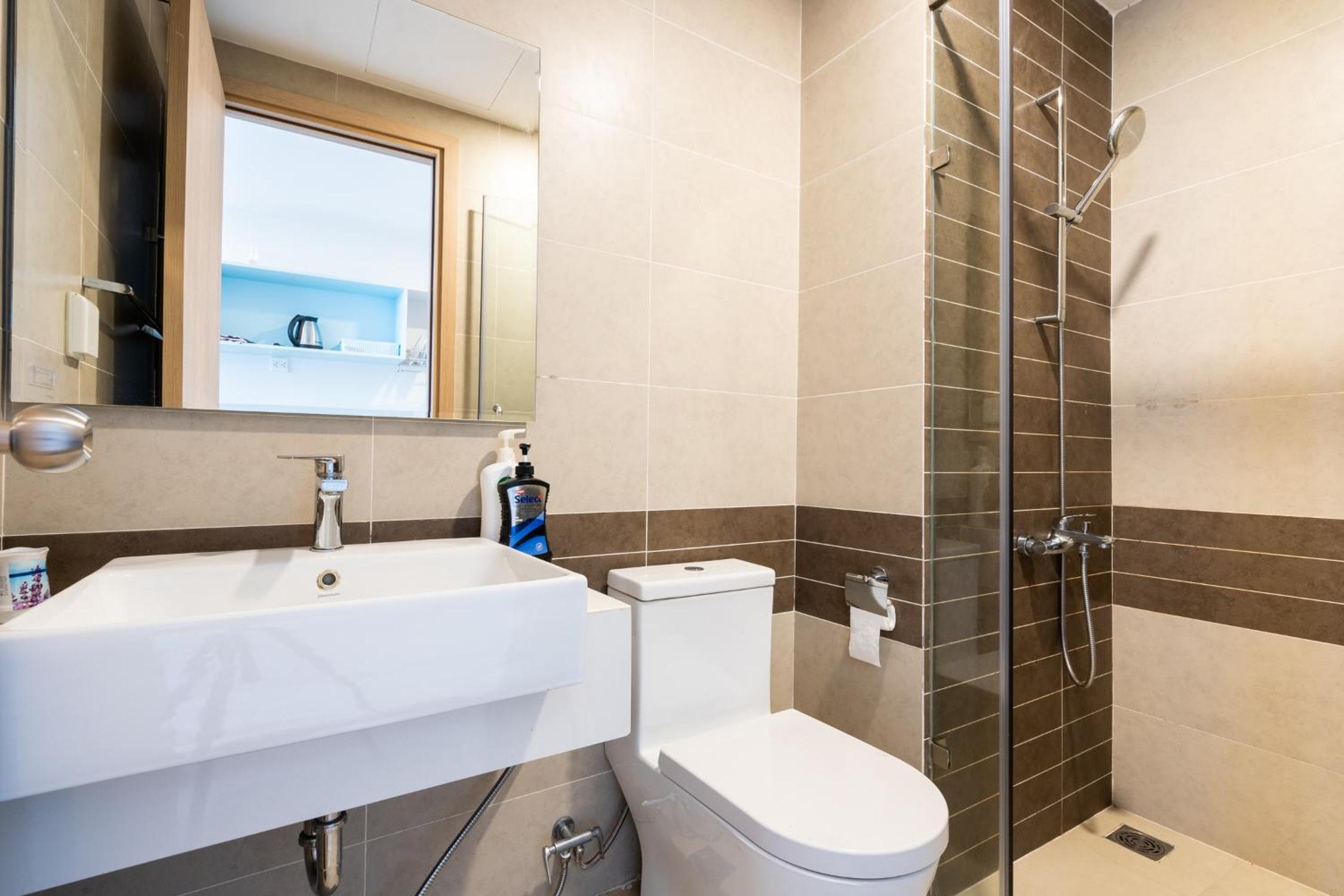2 beds studio at Rivergate Residences