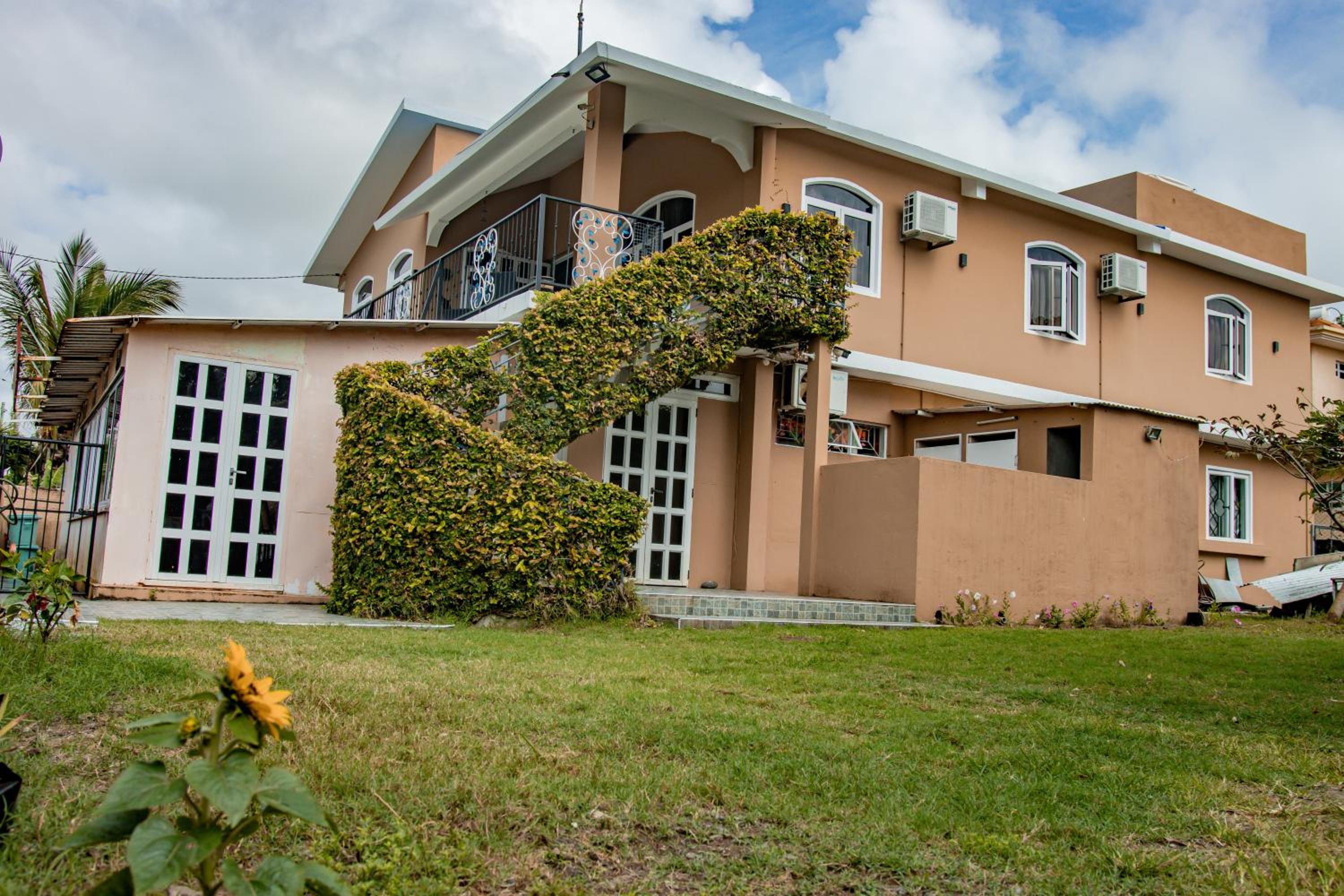 Nilaya Sea View Luxury Penthouse, BBQ, Sunrise, Sunset View & Remote Workspace