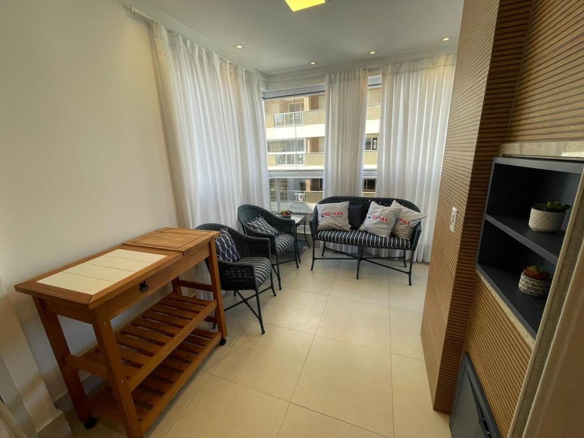 cód 56 - Apartamento á 300M do mar