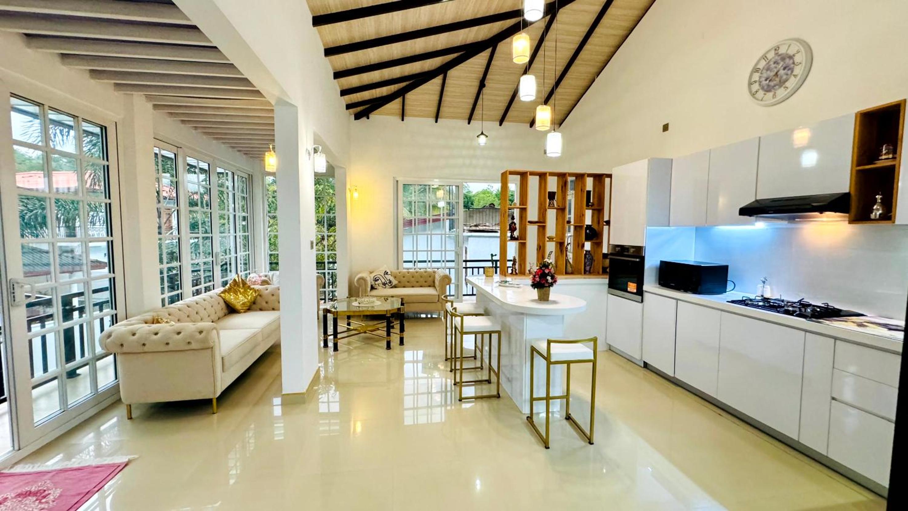 Liora Homestay