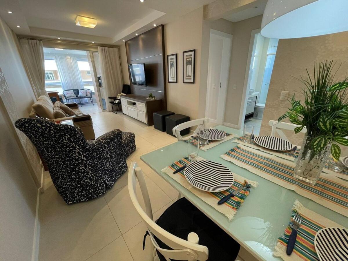 cód 56 - Apartamento á 300M do mar