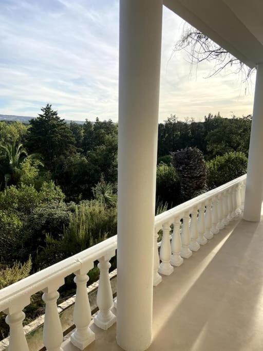 Arrábida Quiet Luxury Escape with Pool and Tennis view 2