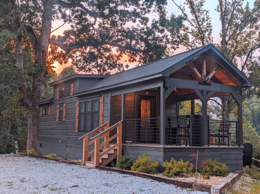 Onyx Owl Cabin - Waterfalls - Trails - Vineyard - Zipline - Golf